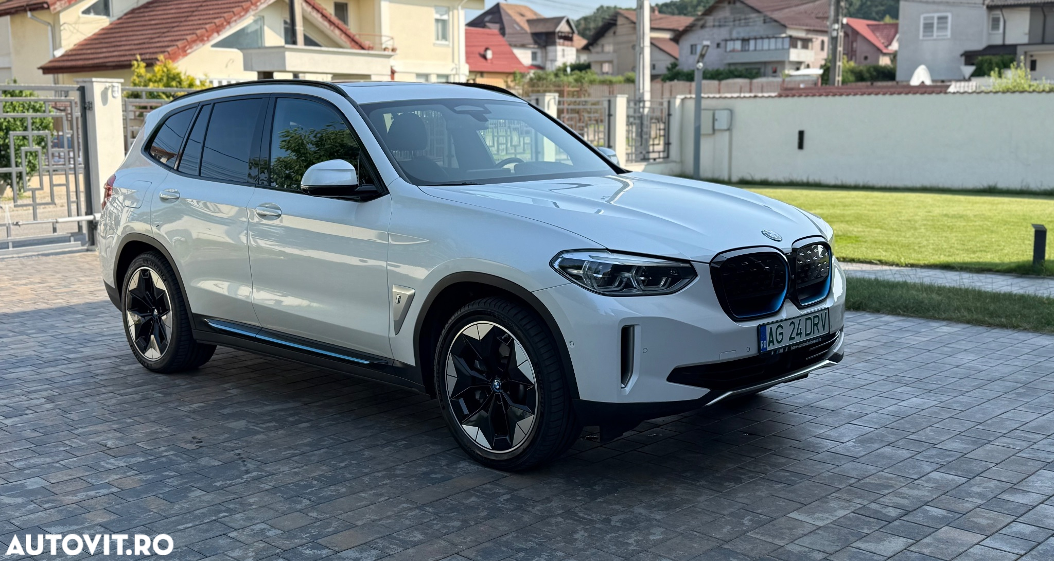 BMW iX3 - 6