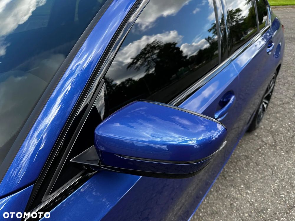 BMW Seria 3 330i M Sport - 17