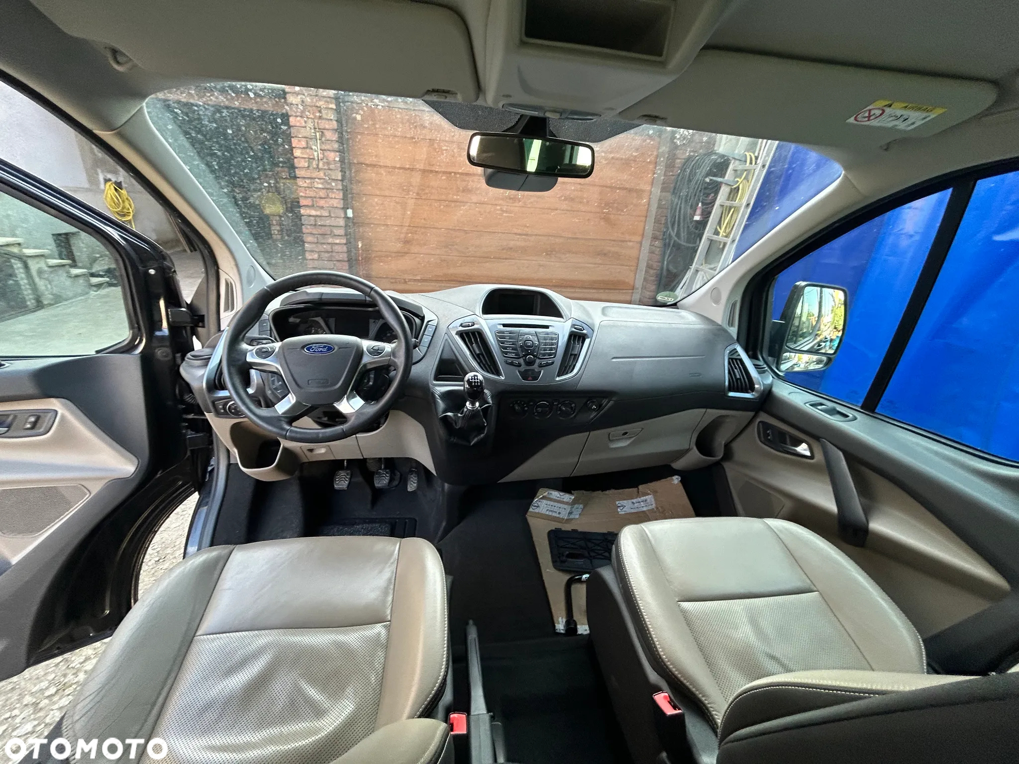 Ford Tourneo Custom - 8