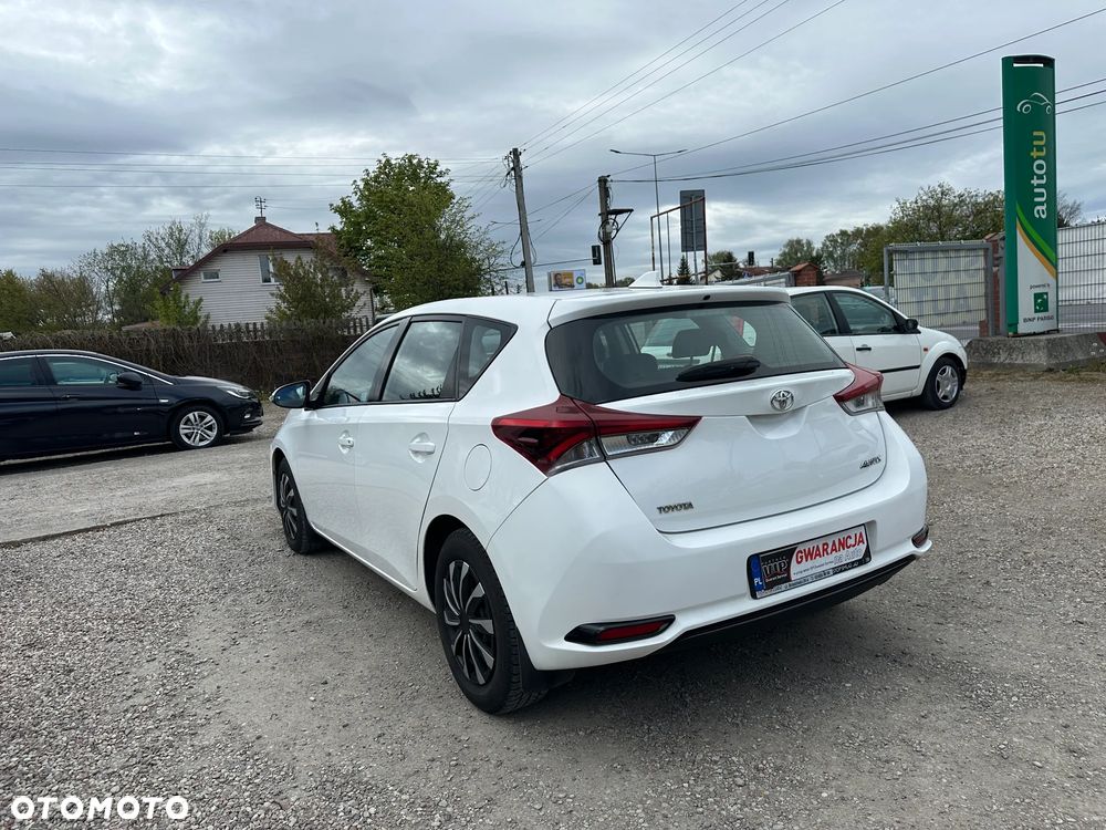 Toyota Auris - 8