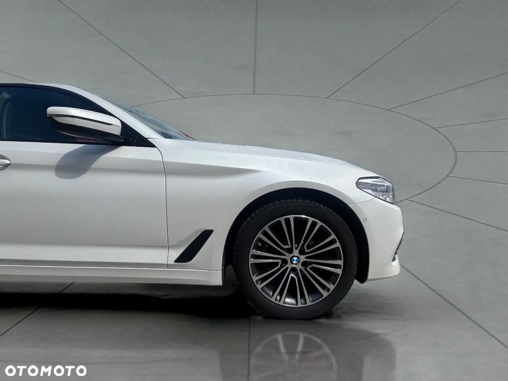 BMW Seria 5 520d Luxury Line sport - 9