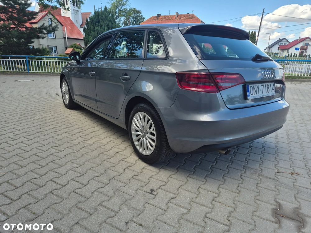 Audi A3 Sportback 1.6 TDI Attraction - 15