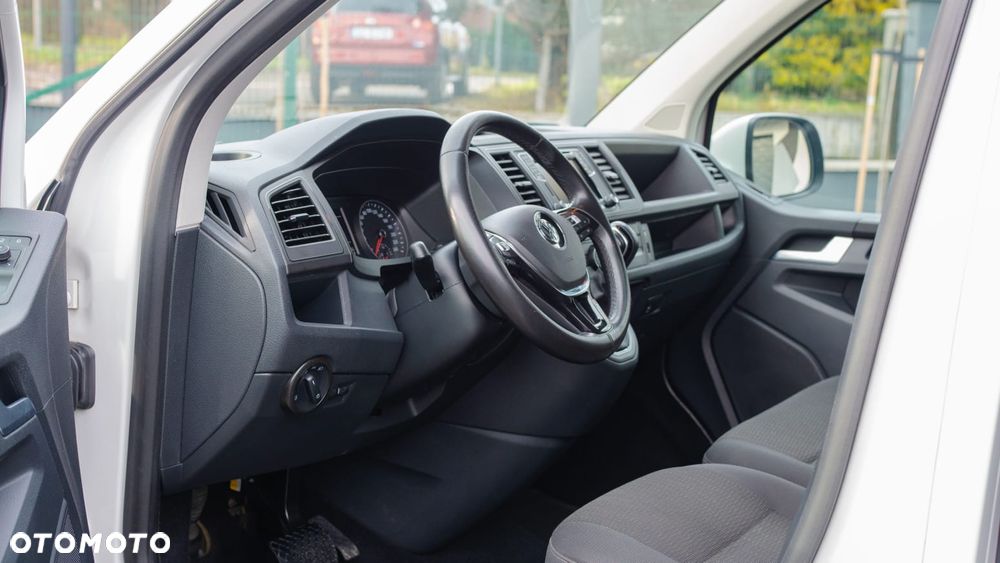 Volkswagen Caravelle - 5