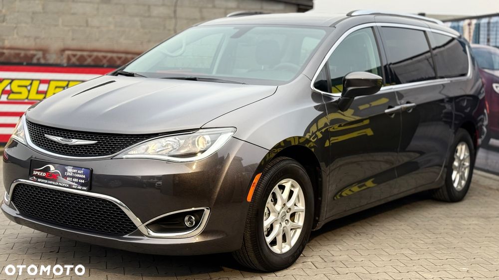 Chrysler Pacifica - 6