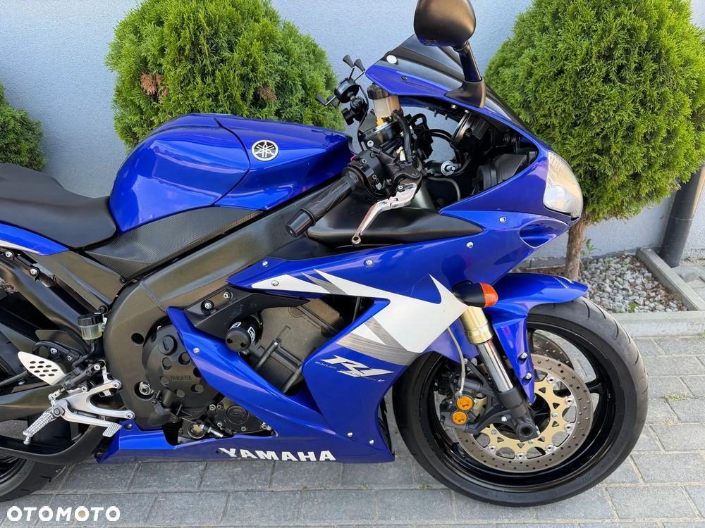 Yamaha R1 - 19
