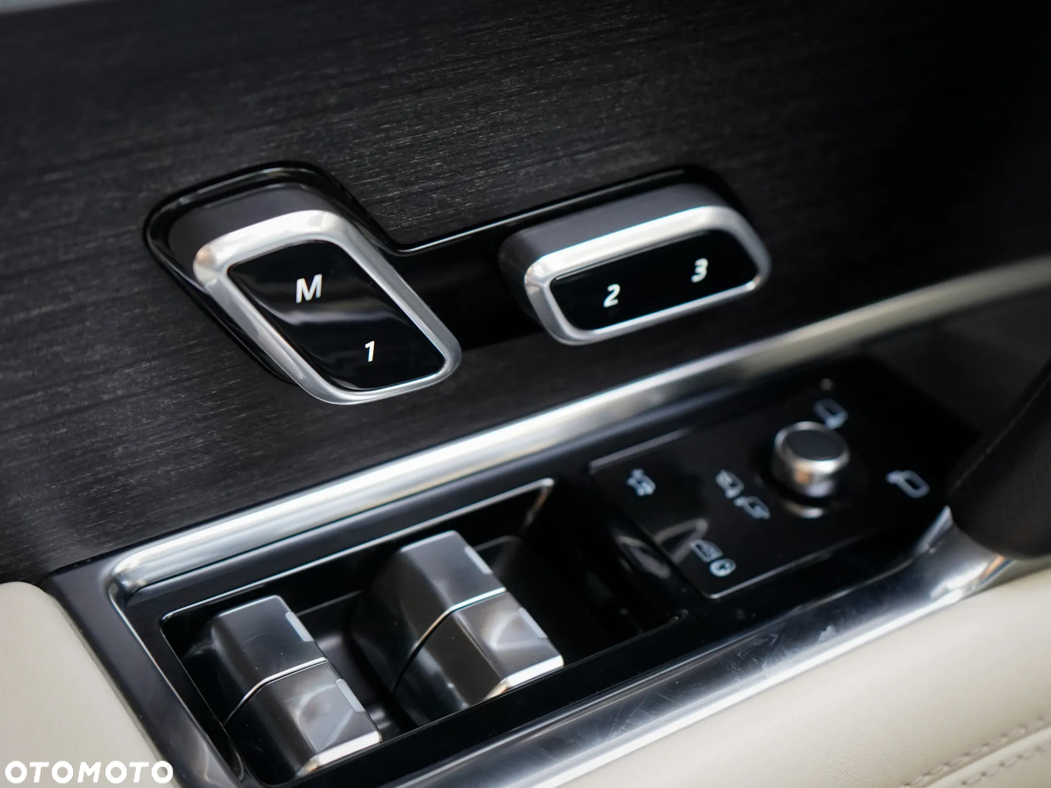 Land Rover Range Rover D350 Autobiography - 14