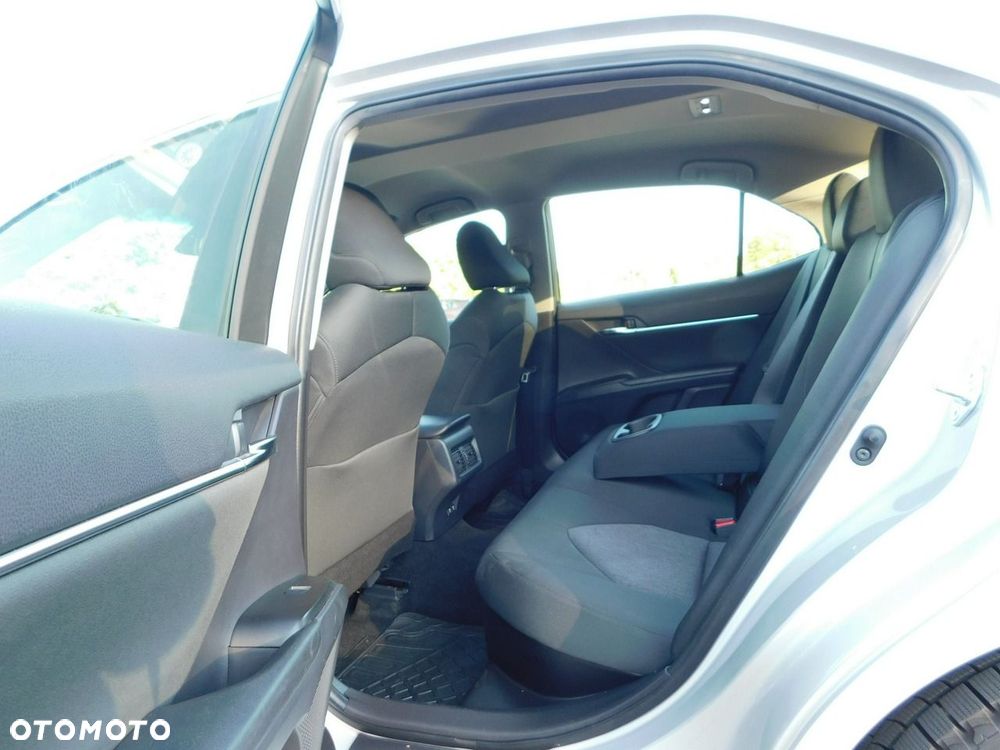 Toyota Camry - 8