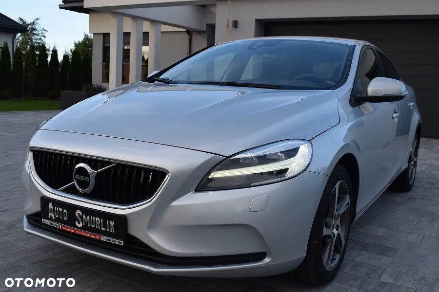 Volvo V40 D3 Momentum - 1