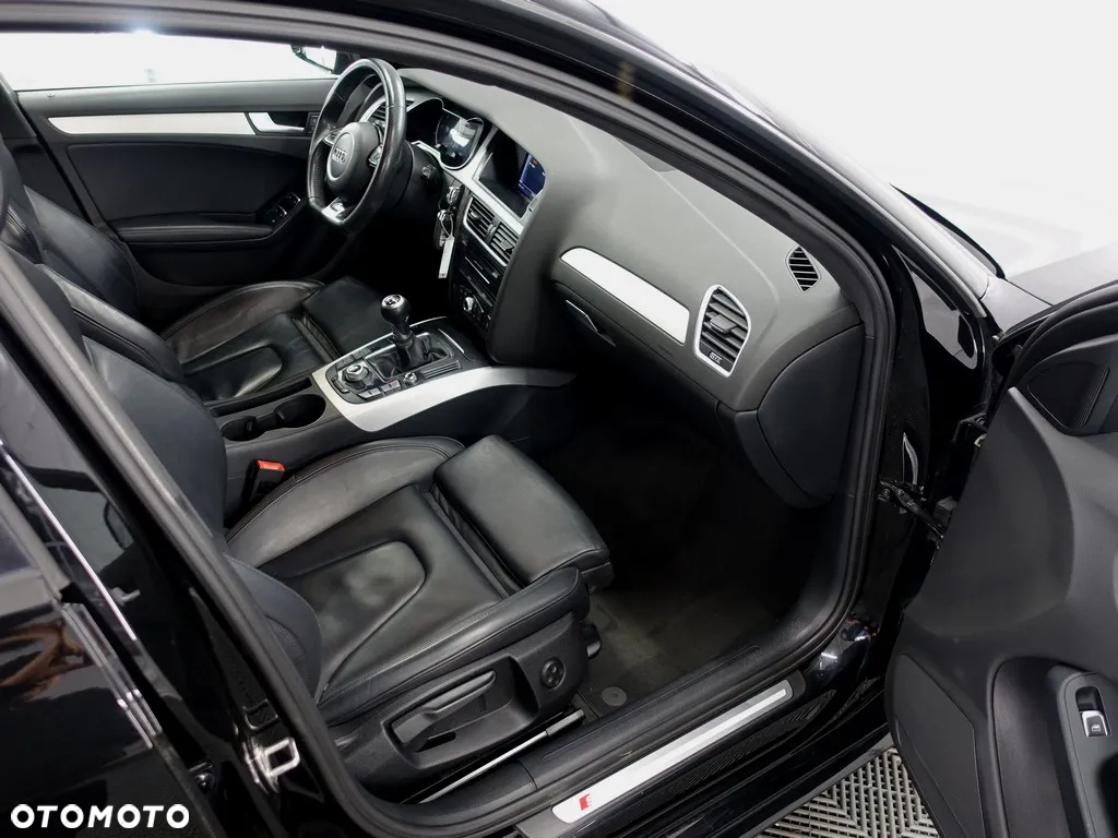 Audi A4 2.0 TDI DPF S line Sportpaket - 12