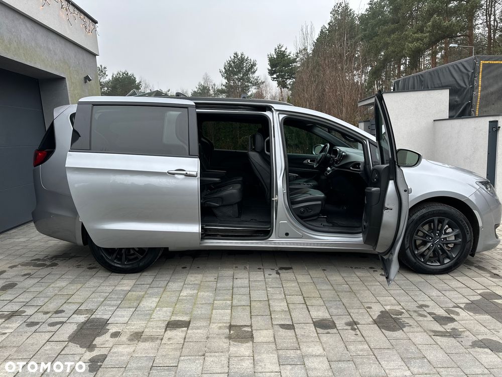 Chrysler Pacifica - 7