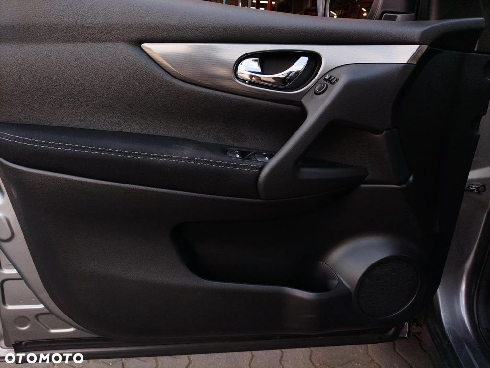 Nissan Qashqai 1.2 DIG-T N-Connecta EU6 - 19