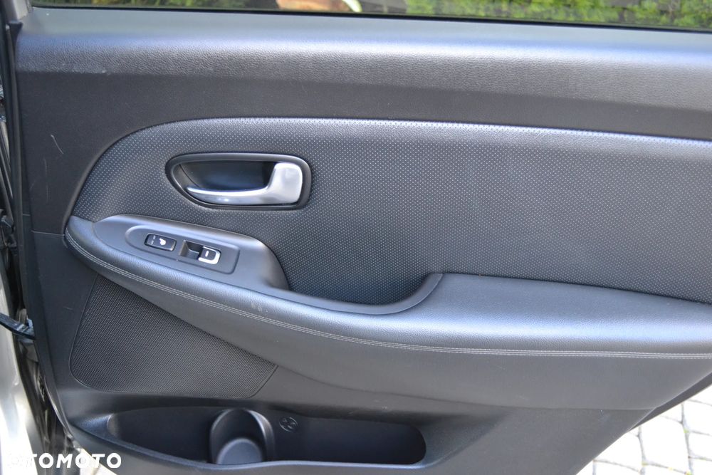 Kia Carens 1.7 CRDi Business Line 7os 7DCT - 29