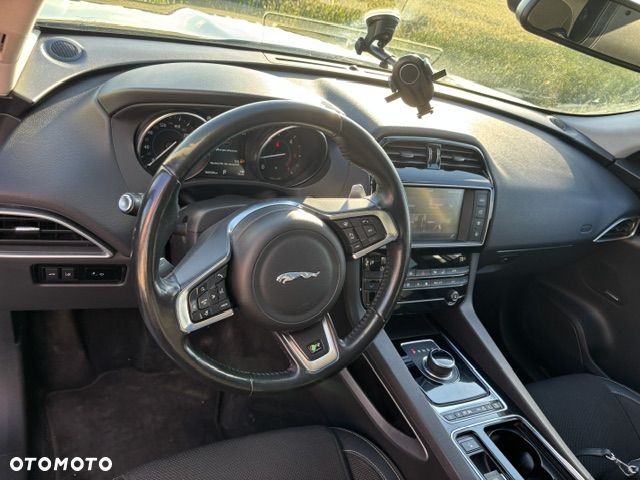 Jaguar F-Pace 2.0 i4D AWD R-Sport - 7