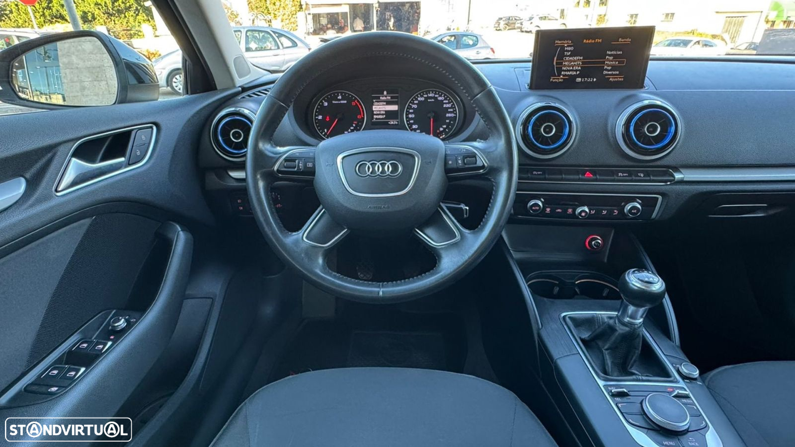 Audi A3 Sportback 1.6 TDI Advance Ultra - 14