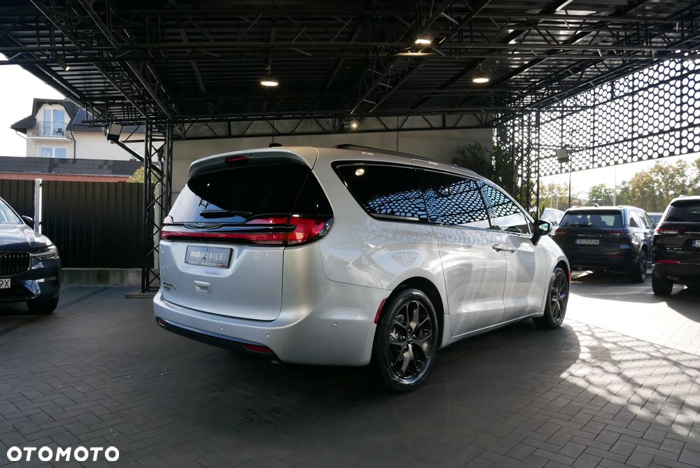 Chrysler Pacifica - 3