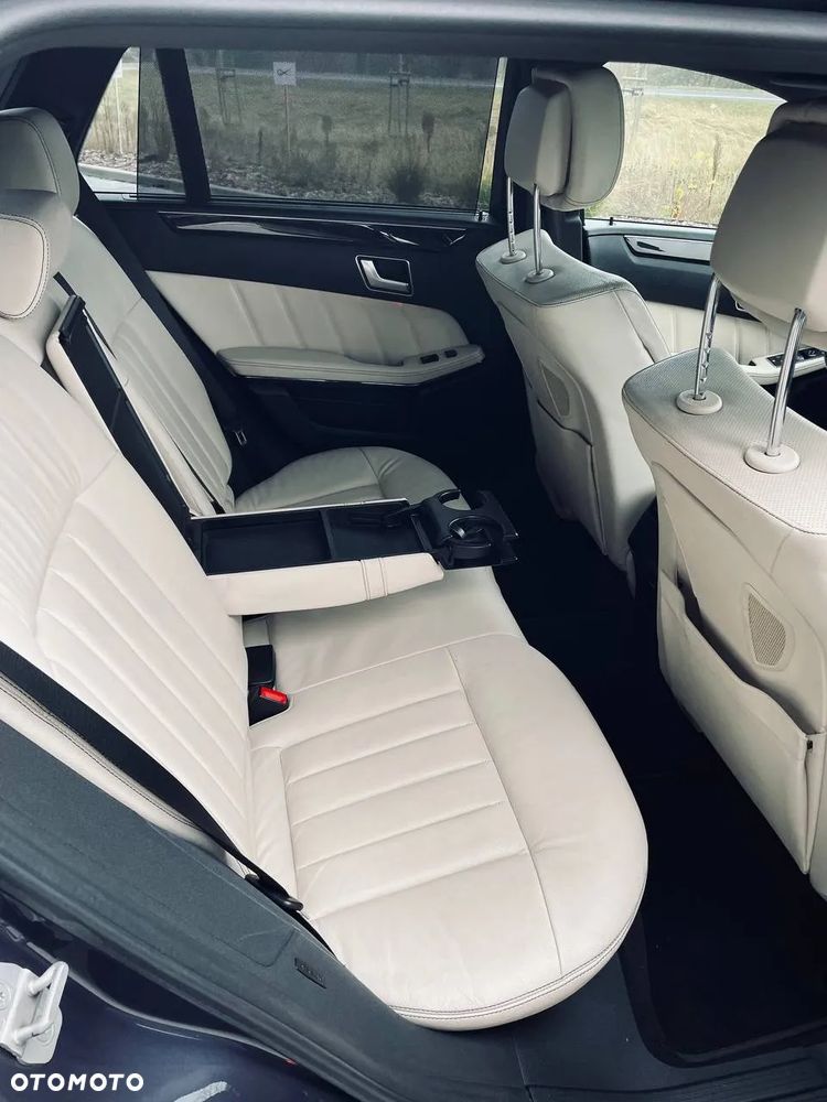 Mercedes-Benz Klasa E - 26