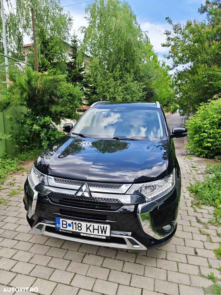 Mitsubishi Outlander PHEV 2.4 L 4X4 Instyle - 1