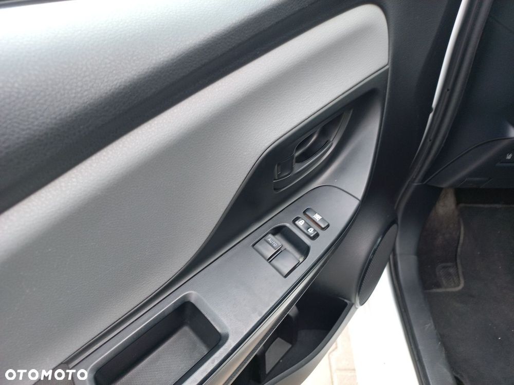 Toyota Yaris - 16