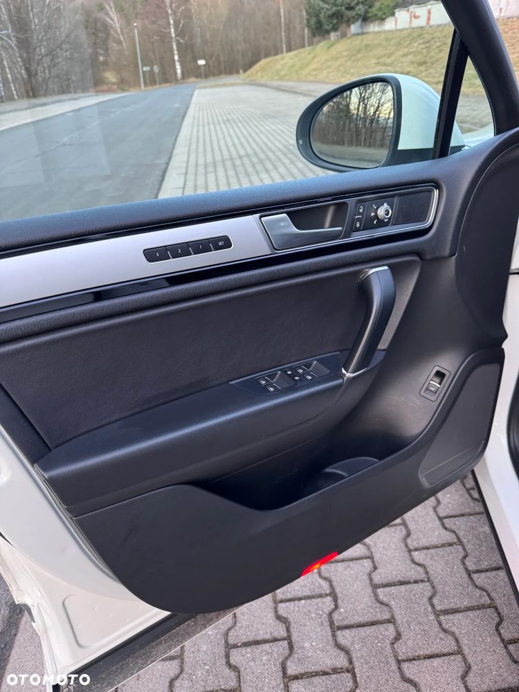Volkswagen Touareg 3.0 V6 TDI BMT Perfectline R-Style - 15