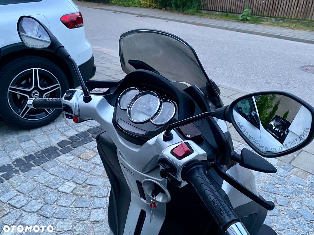 Piaggio MP-3 - 17
