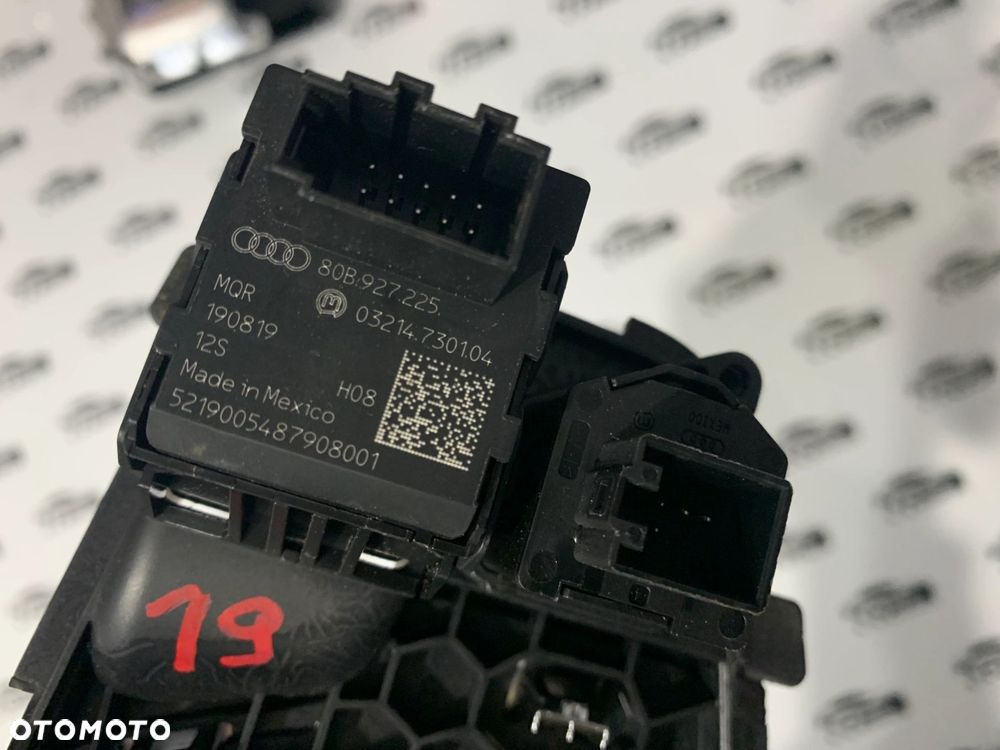 LEWAREK GAŁKA ZMIANY BIEGÓW AUDI A4 B9 SKÓRA PERFOROWANA 8W1713041N - 10