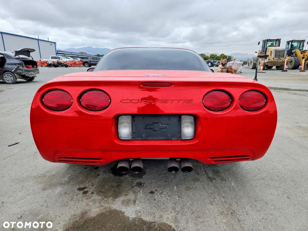 Chevrolet Corvette - 5