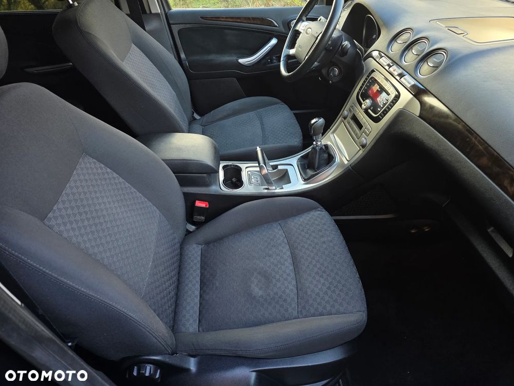 Ford Galaxy 2.0 TDCi Ghia - 26