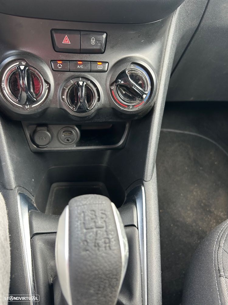 Peugeot 208 1.4 HDi SE Style - 17