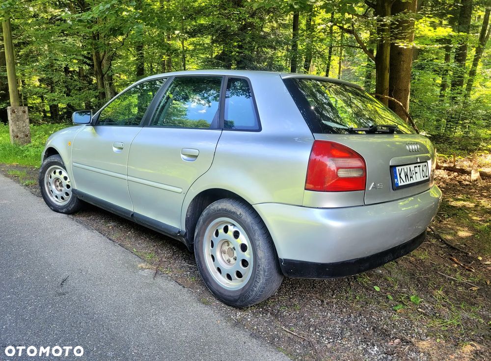 Audi A3 Sportback 1.6 Ambiente - 9