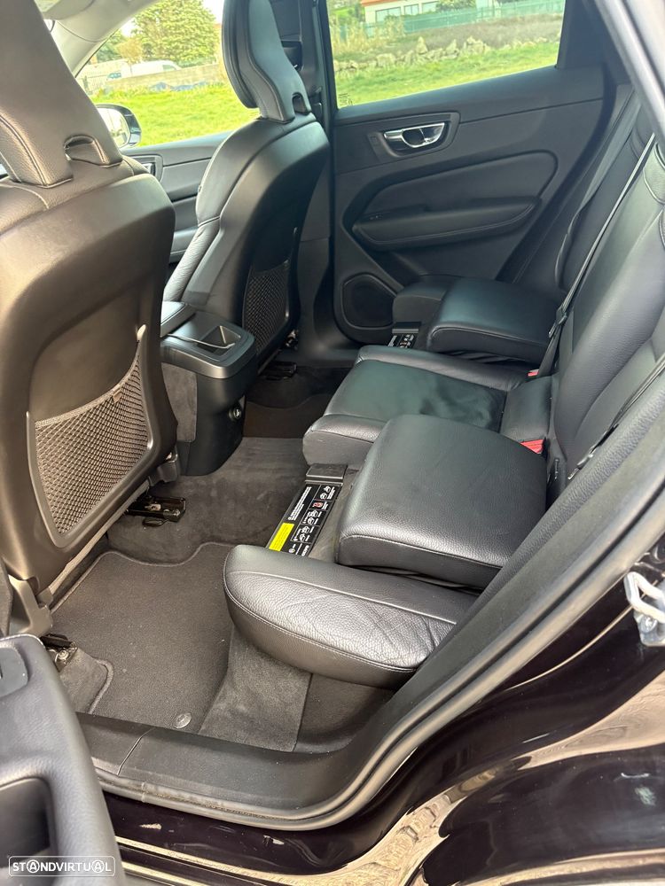 Volvo XC 60 2.0 D4 Inscription AWD Geartronic - 12