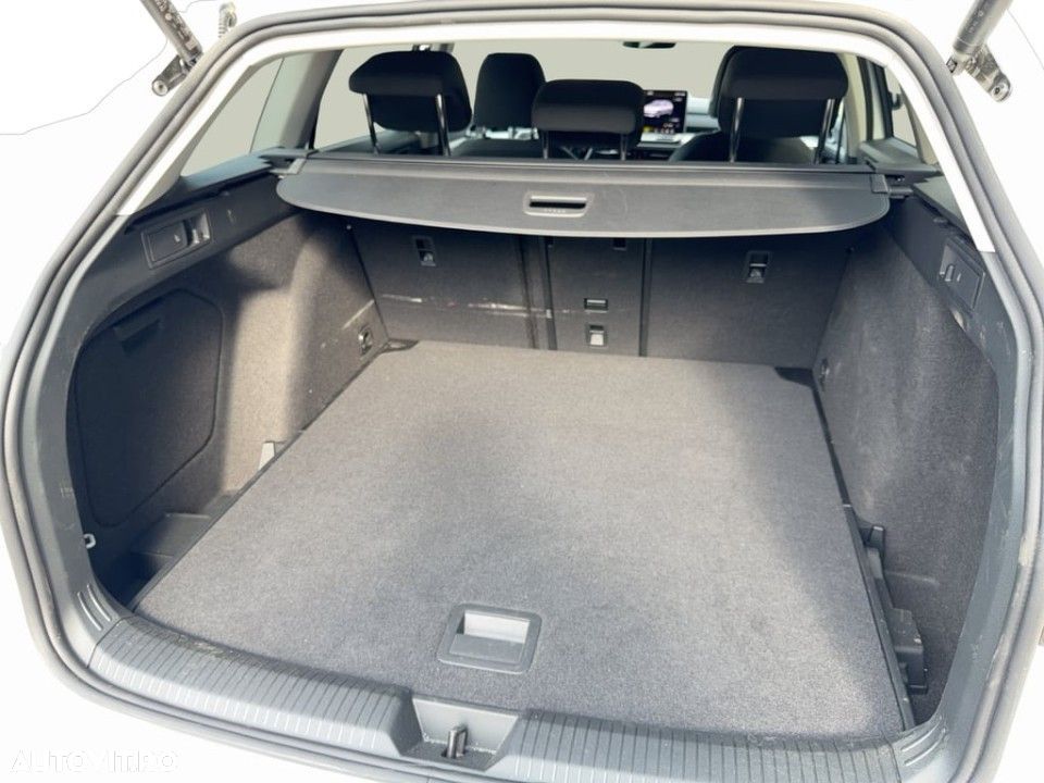 Volkswagen Golf - 22