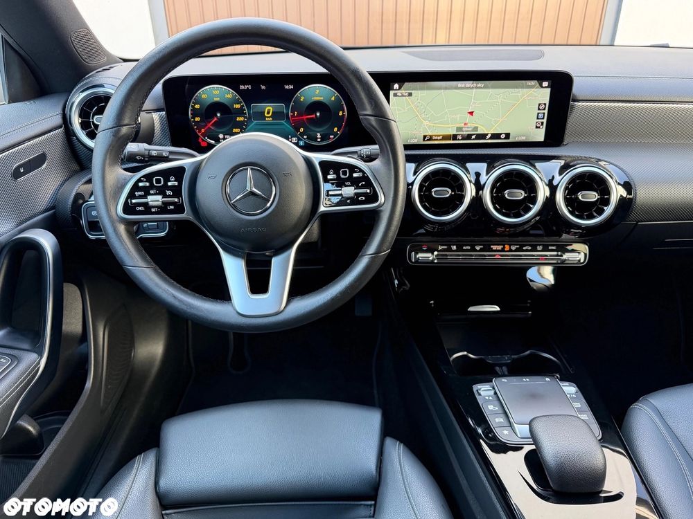 Mercedes-Benz CLA - 10