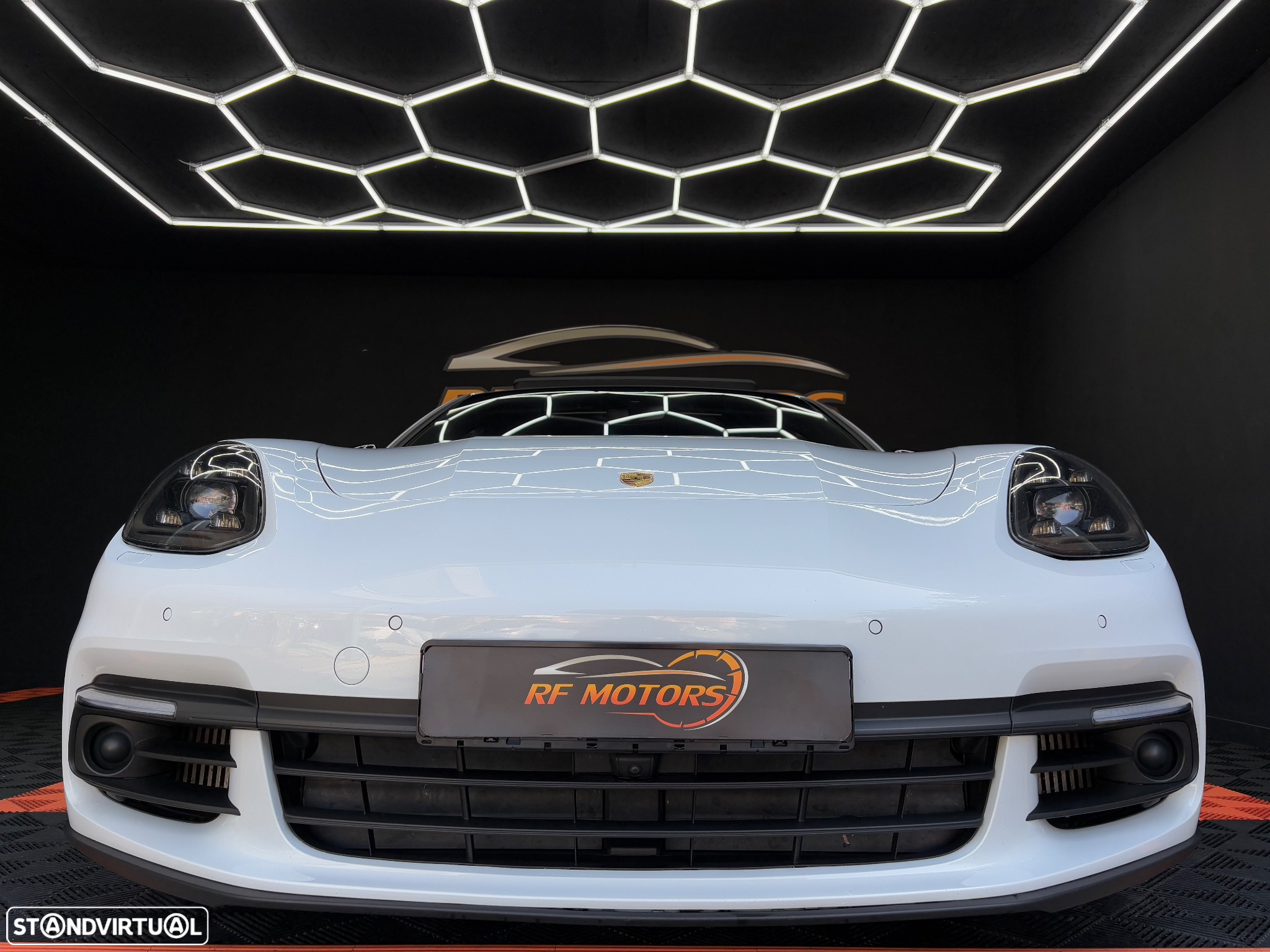 Porsche Panamera 4 E-Hybrid - 18