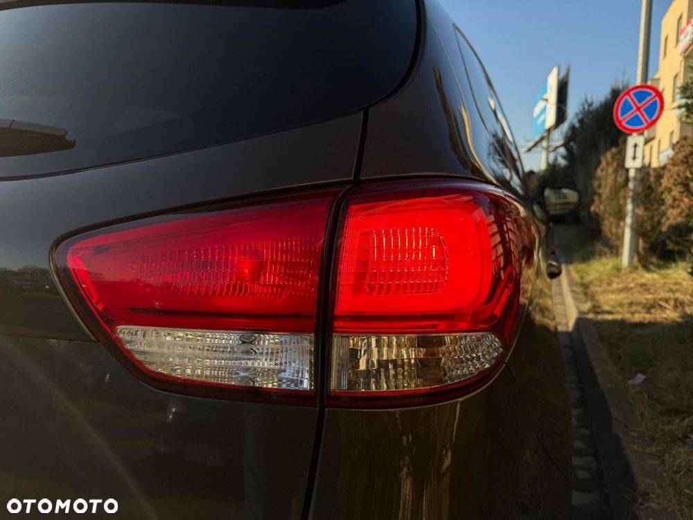 Kia Carens 1.6 GDI M EU6 - 15