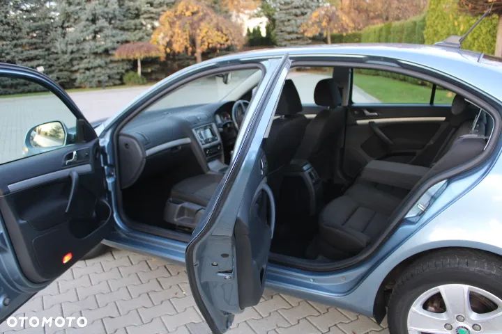 Skoda Octavia 1.6 TDI DPF Elegance - 25