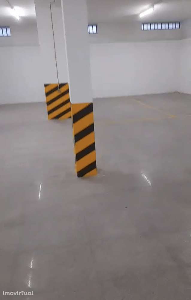 Armazém no centro de Barcelos - Grande imagem: 5/9