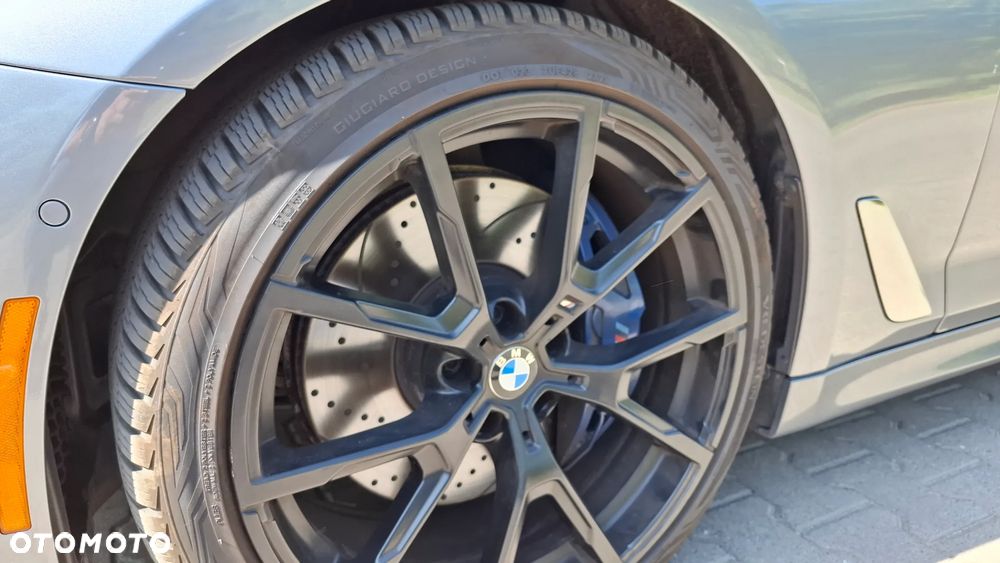 BMW Seria 5 M550i xDrive - 17