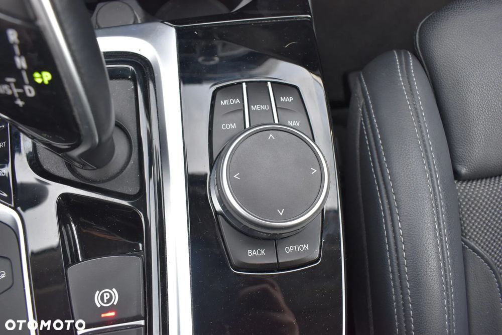 BMW X3 xDrive20i GPF Advantage - 31