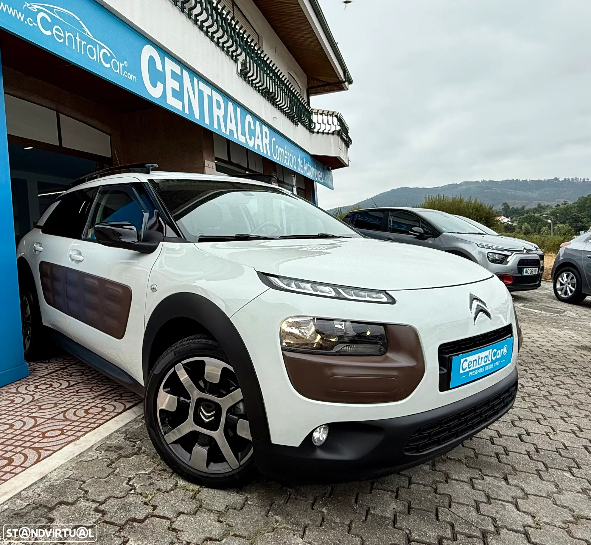 Citroën C4 Cactus 1.2 PureTech Shine - 2