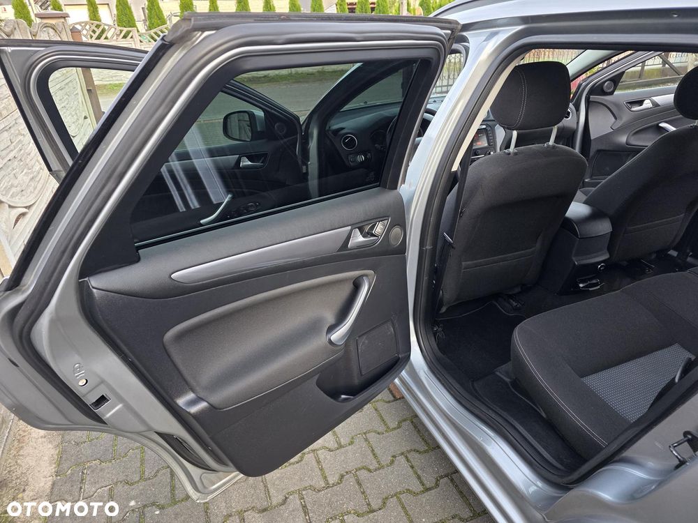 Ford Mondeo 2.0 TDCi Ambiente - 22