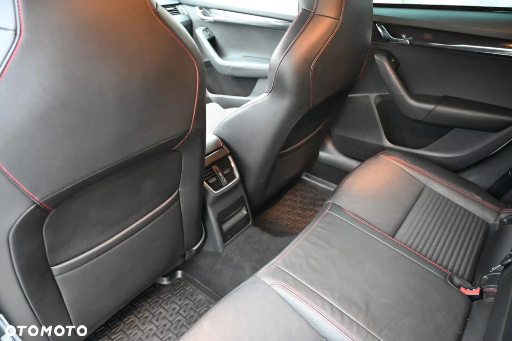 Skoda Octavia 2.0 TDI DSG RS - 16