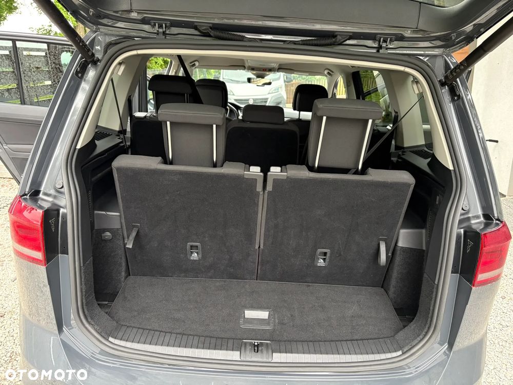 Volkswagen Touran 1.5 TSI EVO Special Edition - 16
