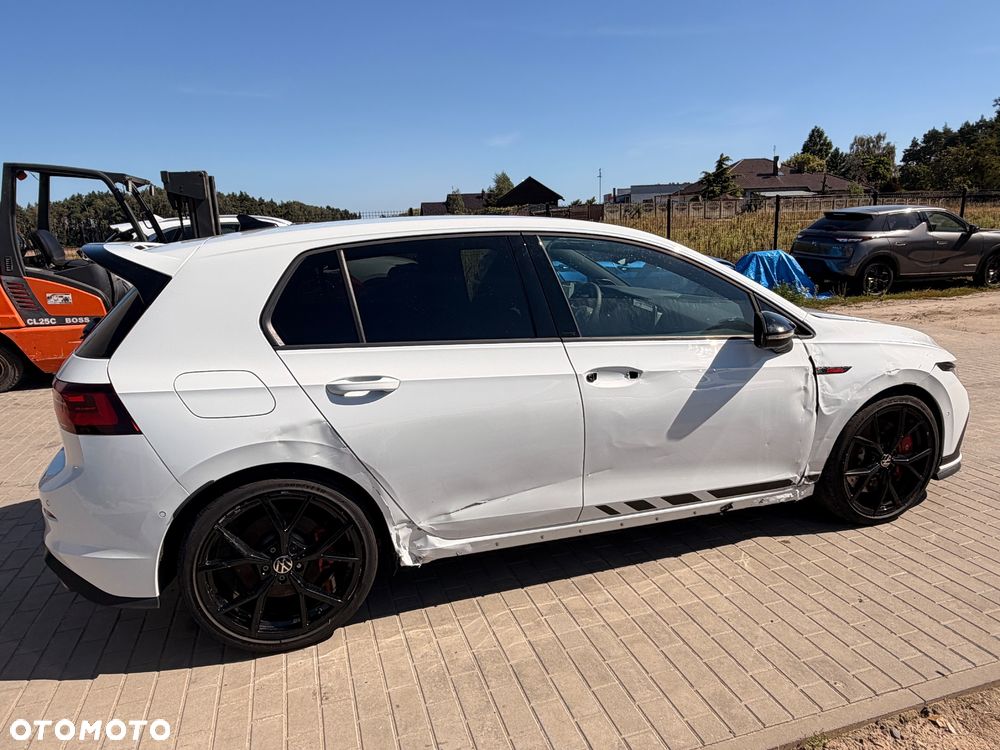 Volkswagen Golf - 16