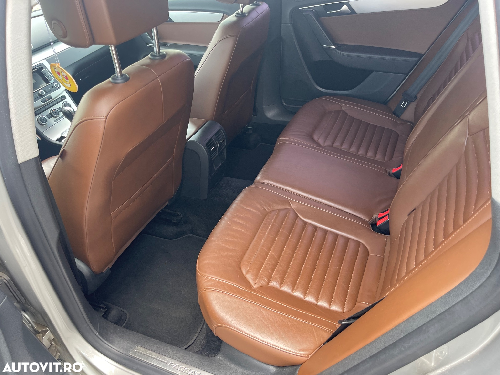 Volkswagen Passat Variant 2.0 TDI BlueMotion Technology DSG Highline - 2