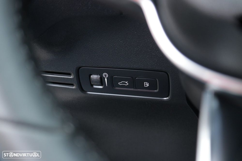 Volvo XC 40 1.5 T5 PHEV Core - 36