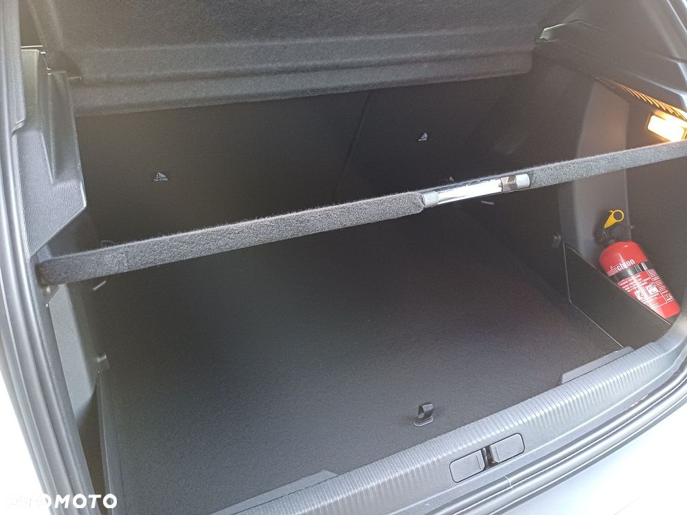 Peugeot 2008 e-2008 Allure Pack - 35