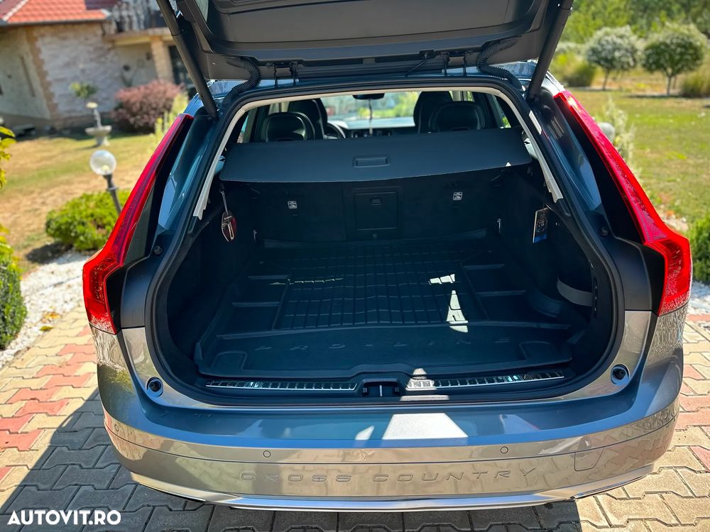 Volvo V90 D5 AWD - 37