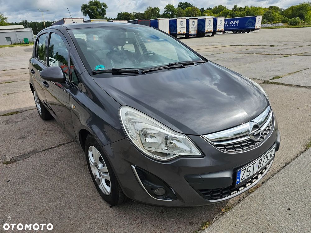 Opel Corsa 1.2 16V Cosmo - 1