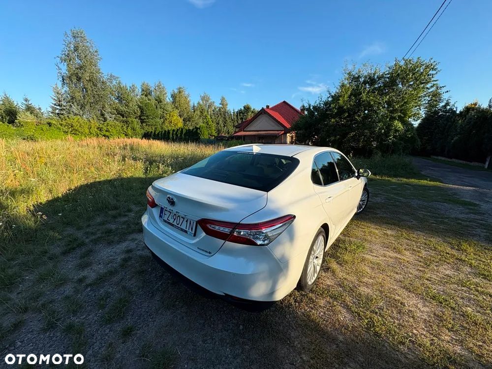 Toyota Camry 2.5 Hybrid Executive CVT - 3