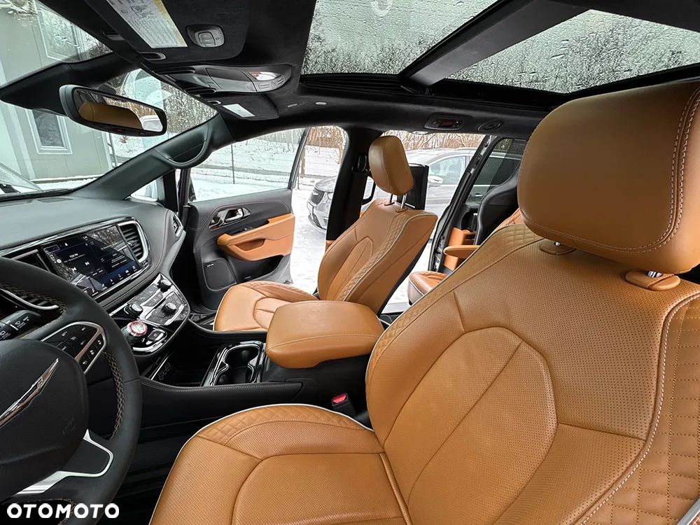Chrysler Pacifica - 19
